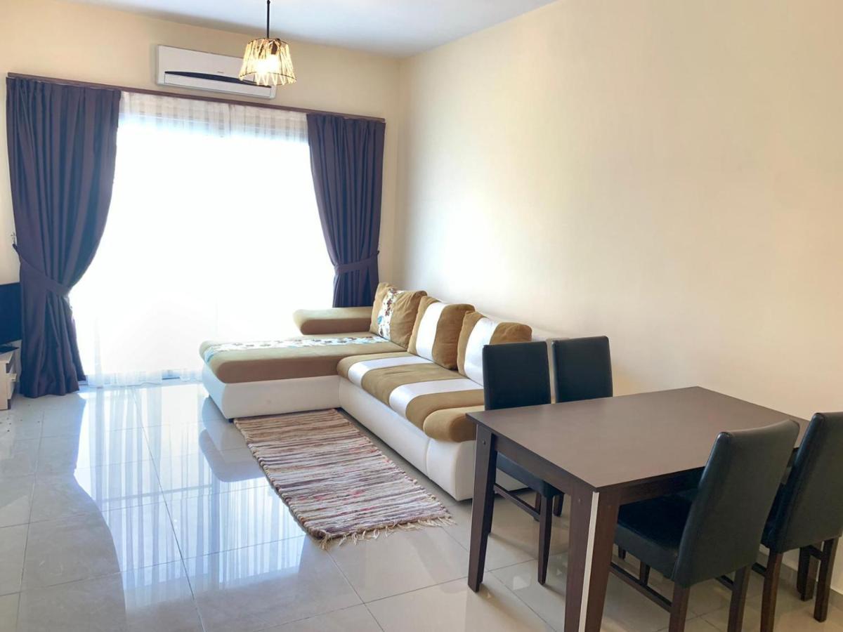 Amazing Two-Bedroom Apartment In Residence Lukomorye D1 With Private Garden Karavas  Esterno foto