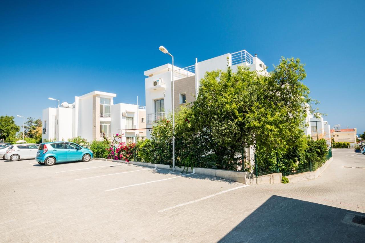 Amazing Two-Bedroom Apartment In Residence Lukomorye D1 With Private Garden Karavas  Esterno foto